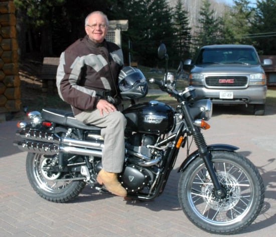 A logo of victory motorcycles and indian motorcycle.