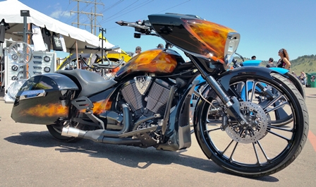 A logo of victory motorcycles and indian motorcycle.